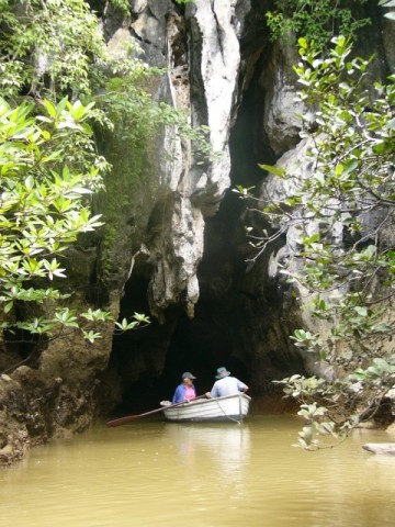 Khlong Pak Lao Pat-Jan enter hong tunnel backwards